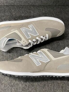 New Balance Men's Sneakers in Light Taupe and White